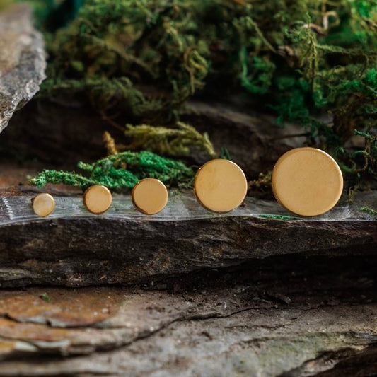 Dot Studs in Yellow Gold Vermiel