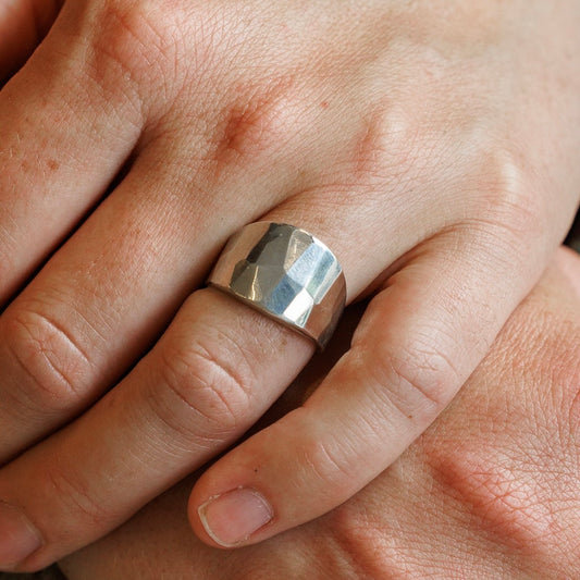 Faceted Hammered Band