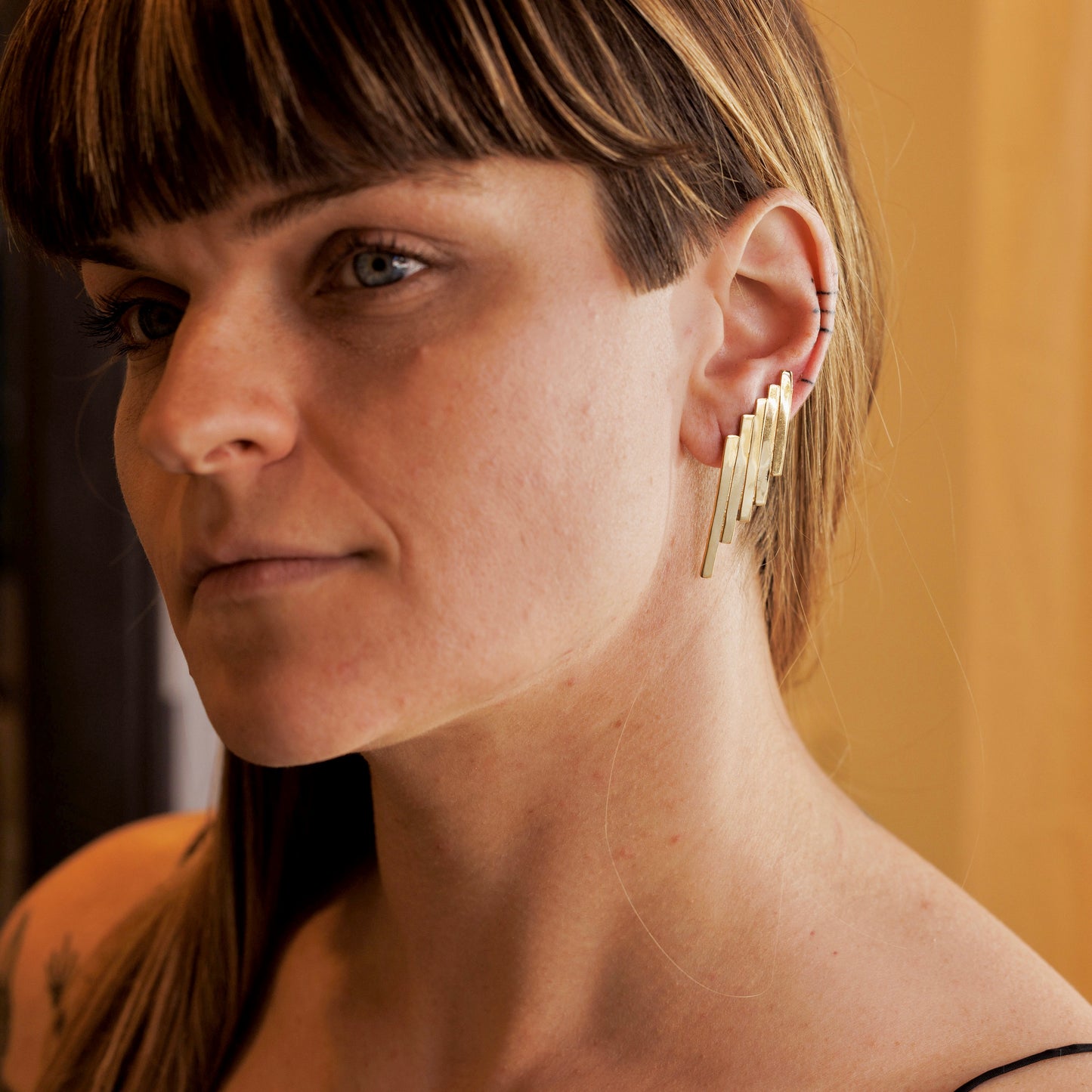 Crysler Medium Stud Earring