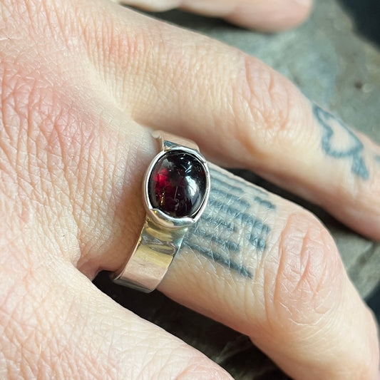 Oval Gent’s Garnet