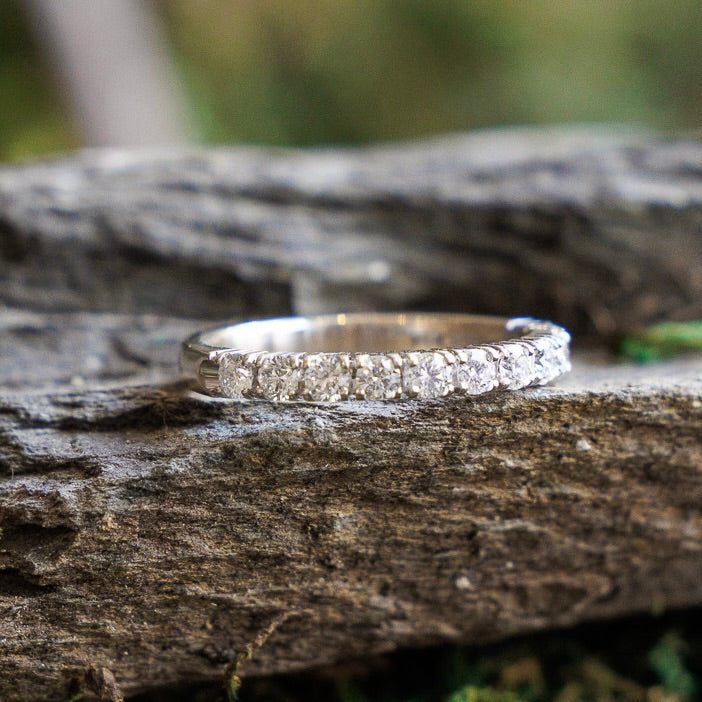 Floating Diamonds Ring Solid Gold