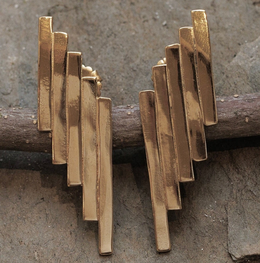 Crysler Medium Stud Earring