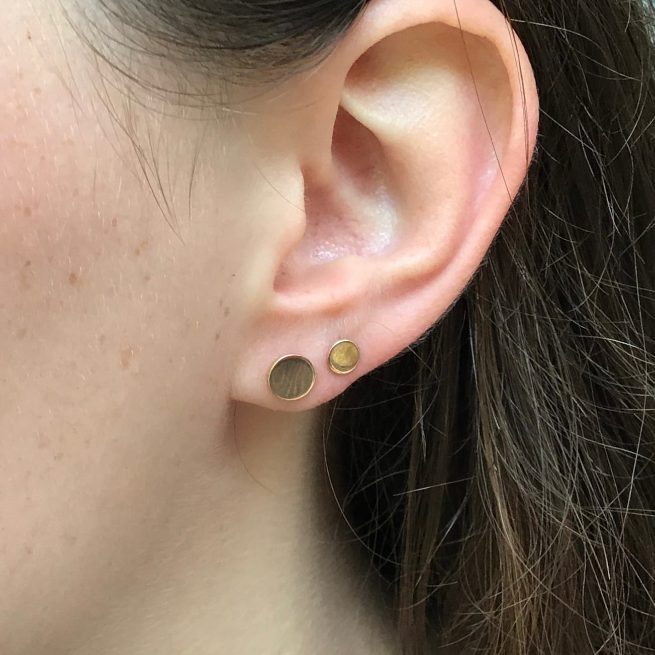 Dot Studs Solid 14K
