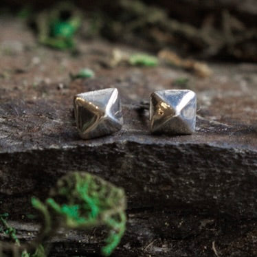 Pyramid Studs Tiny