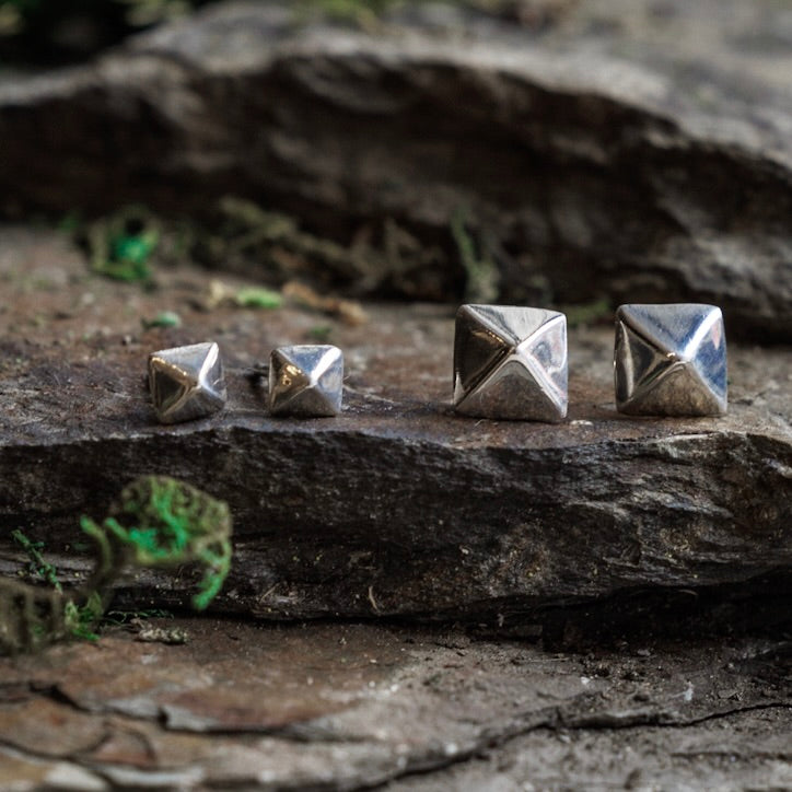 Pyramid Studs Tiny